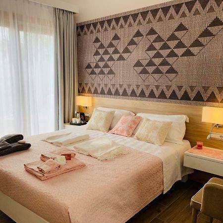 Relais Del Borgo- Domo Hotel Porto San Paolo  Bagian luar foto