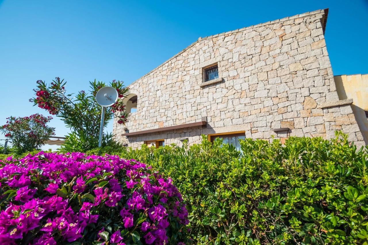 Relais Del Borgo- Domo Hotel Porto San Paolo  Bagian luar foto