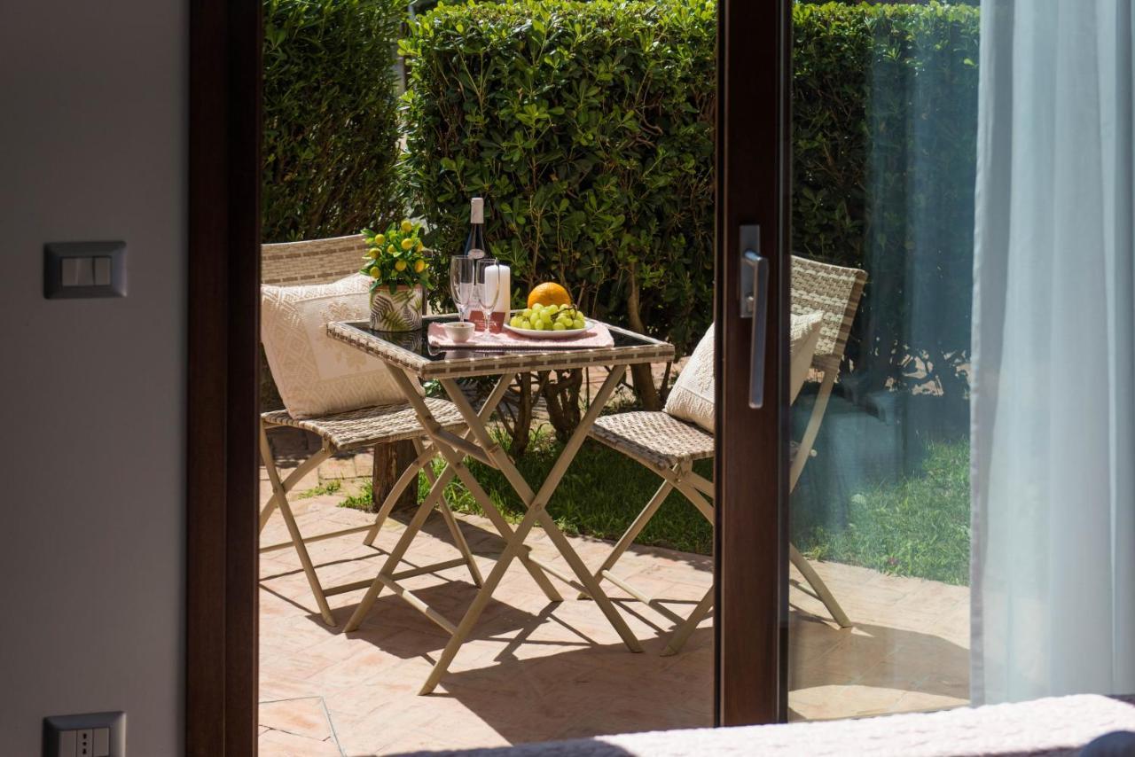 Relais Del Borgo- Domo Hotel Porto San Paolo  Bagian luar foto