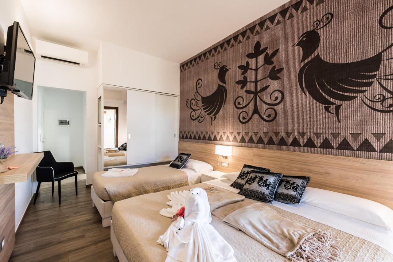 Relais Del Borgo- Domo Hotel Porto San Paolo  Bagian luar foto