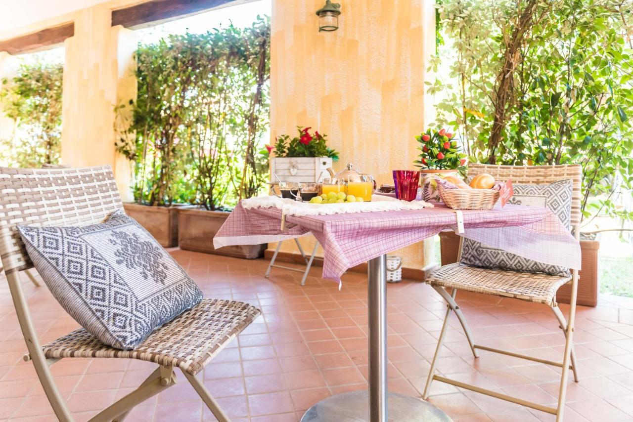 Relais Del Borgo- Domo Hotel Porto San Paolo  Bagian luar foto