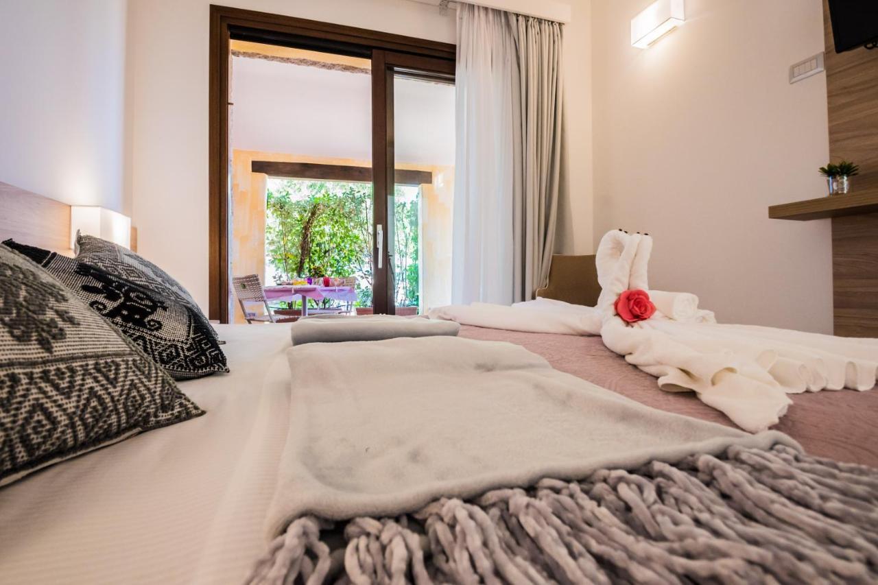 Relais Del Borgo- Domo Hotel Porto San Paolo  Bagian luar foto