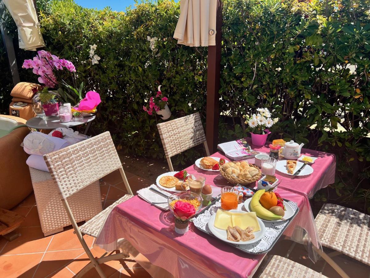 Relais Del Borgo- Domo Hotel Porto San Paolo  Bagian luar foto