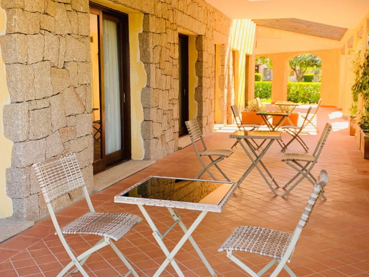 Relais Del Borgo- Domo Hotel Porto San Paolo  Bagian luar foto